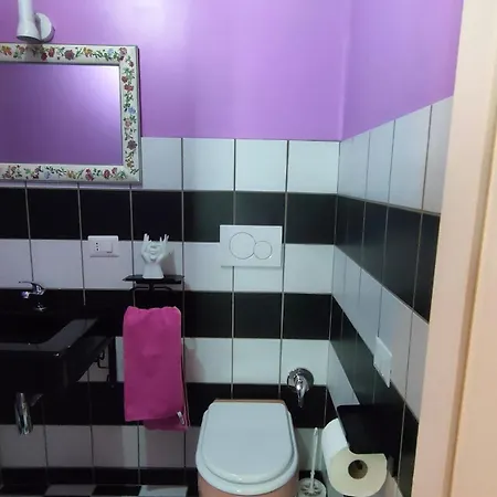 Apartment Secret *