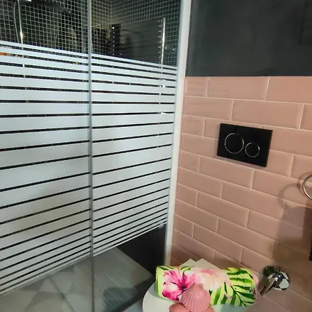 Apartment Secret *
